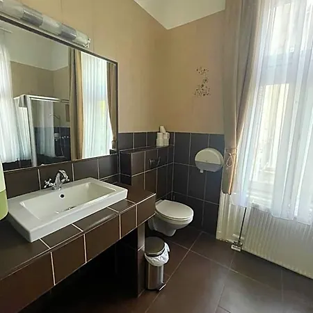 Bed & Breakfast Jokai Siófok