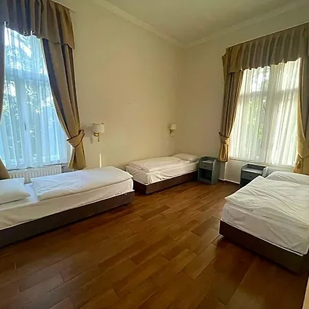Jokai Bed & Breakfast 3*