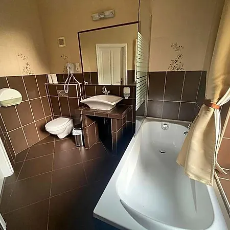 Jokai Bed & Breakfast 3*