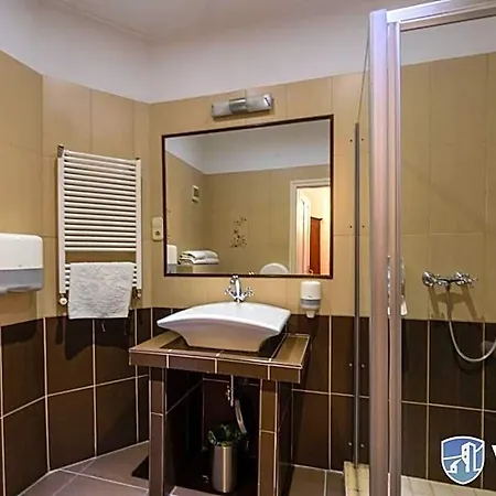 Jokai Bed & Breakfast 3*