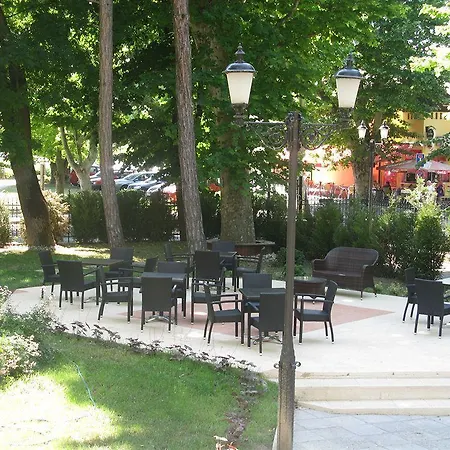 Couette-café Jokai 4*