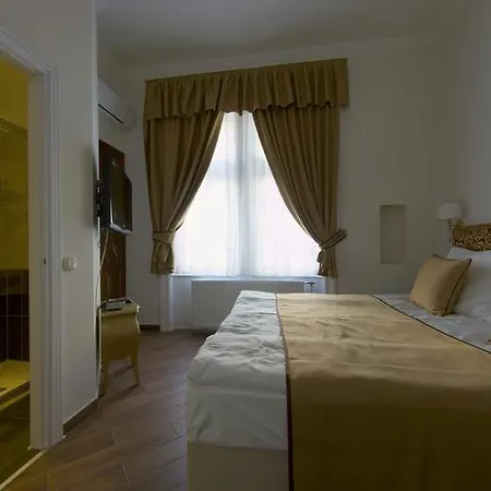 Jokai Couette-café 4*
